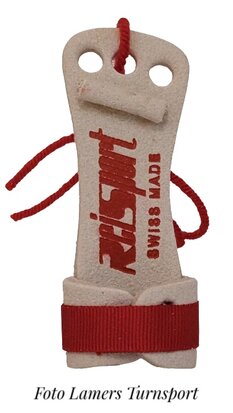 Sleutelhanger Reisport mini leer H 8 cm www.lamers-turnsport.com www.reisport.nl
